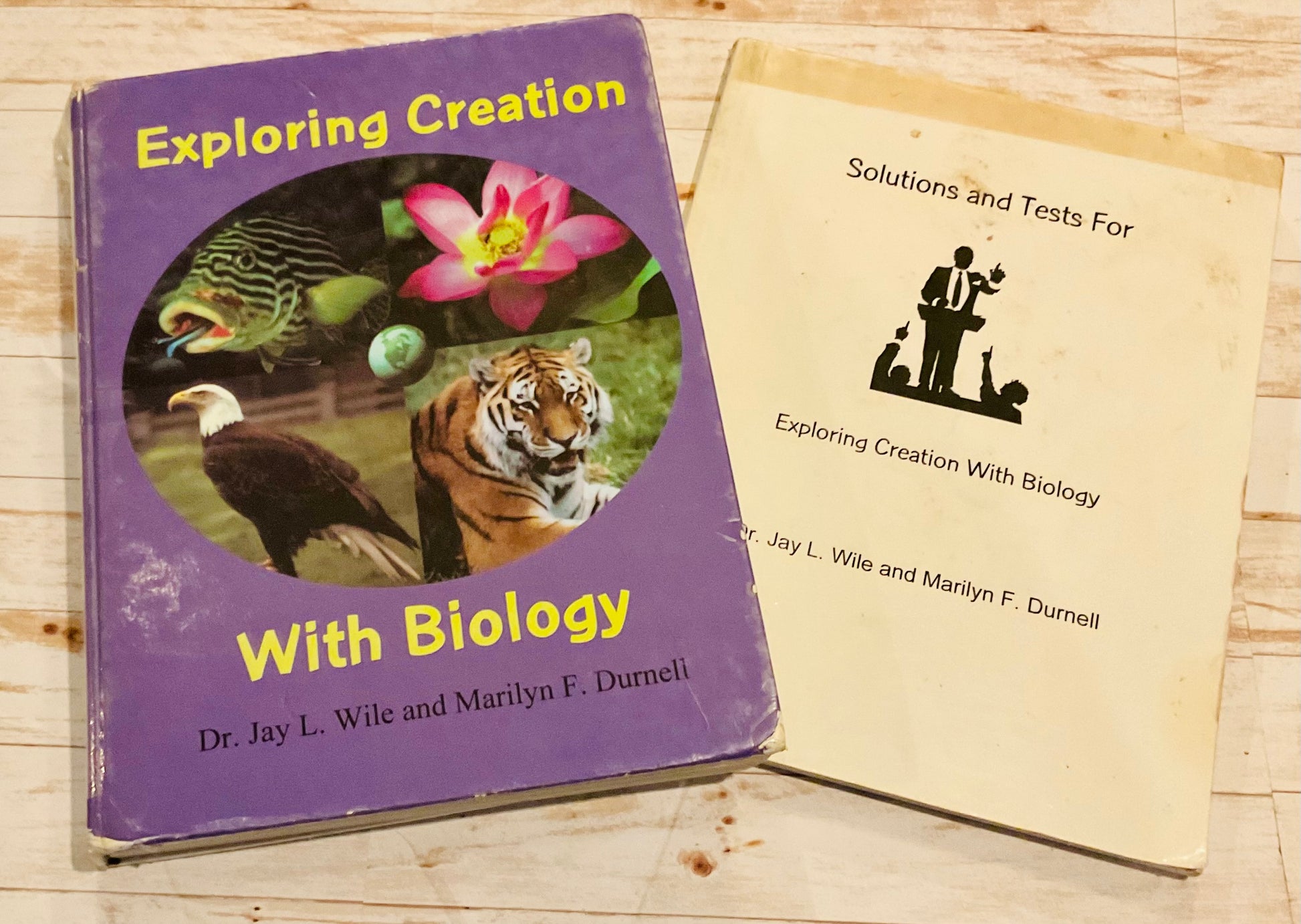 Exploring Creation with Biology - Anchored Homeschool Resource Center